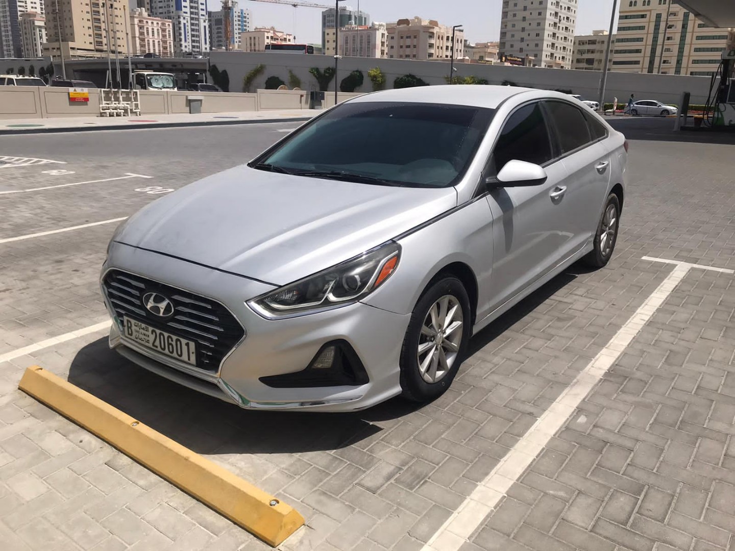 Hyundai Sonata (Silver)