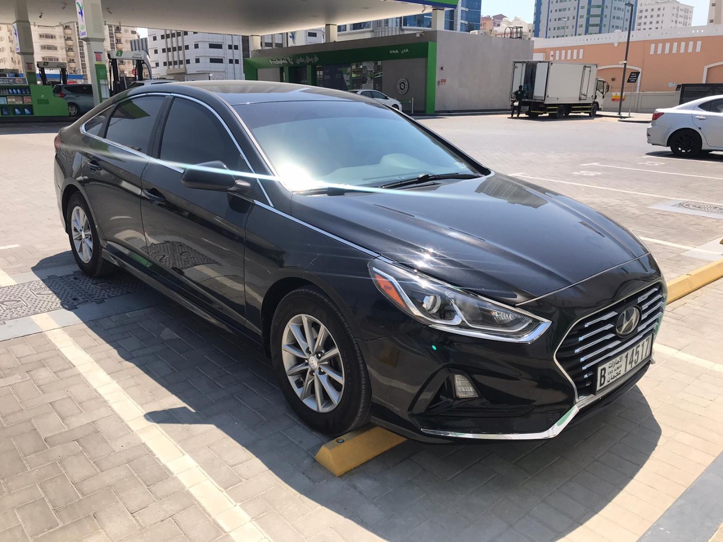 Hyundai Sonata (Black)